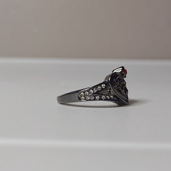 Very Cool Dark Heart Ring Size 8 - Picture 2 of 11